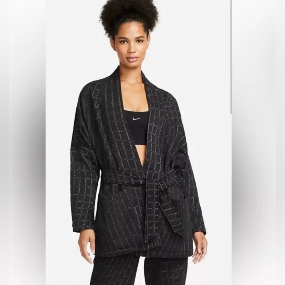 Nike Yoga Therma-FIT Luxe Robe Black Jacquard Tie Front Plaid Quilted Plus Sz 1X